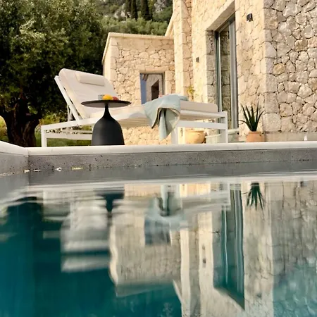 Xalupi - Design-villa Mit Pool Und Meerblick 펜션 팔레오카스트리차