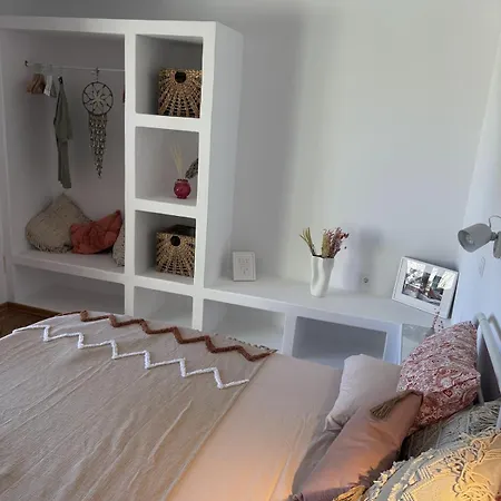 Stilvolles Hideaway - Pool, Aussicht, Naehe Semesterbostad *