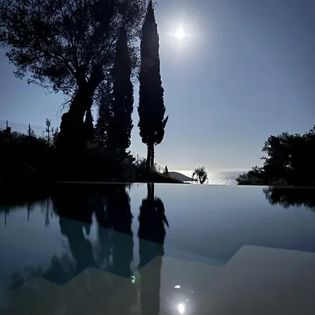 Stilvolles Hideaway - Pool, Aussicht, Naehe Prázdninový dům Paleokastritsa