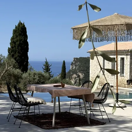 Stilvolles Hideaway - Pool, Aussicht, Naehe *