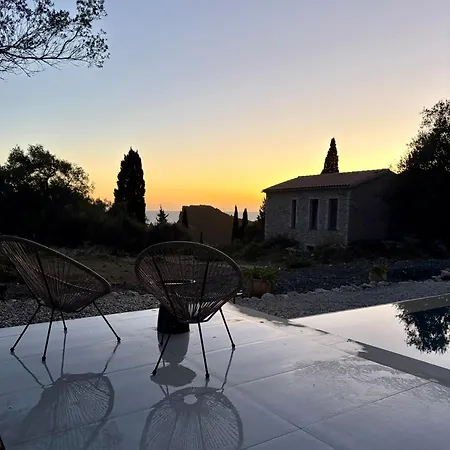 Ferienhaus Stilvolles Hideaway - Pool, Aussicht, Nähe