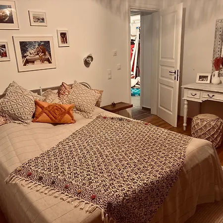 Stilvolles Hideaway - Pool, Aussicht, Naehe *