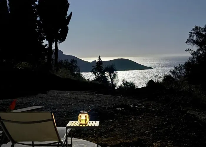 Ferienhaus Stilvolles Hideaway - Pool, Aussicht, Nähe Paleokastritsa