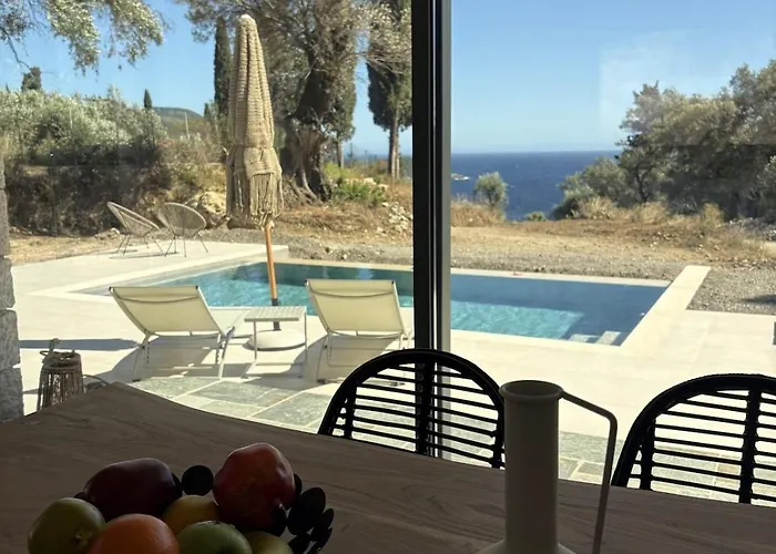 Ferienhaus Stilvolles Hideaway - Pool, Aussicht, Nähe Paleokastritsa