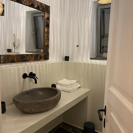 Stilvolles Hideaway - Pool, Aussicht, Naehe *