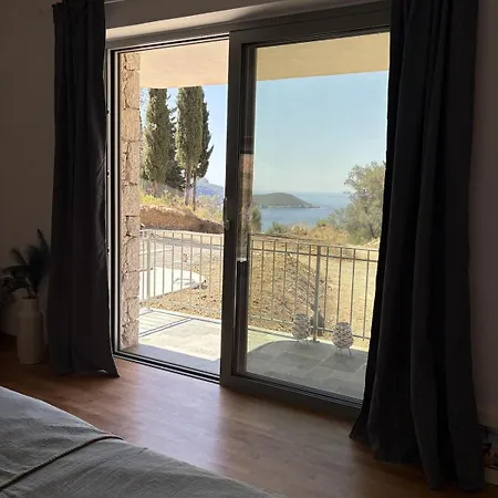 Stilvolles Hideaway - Pool, Aussicht, Naehe