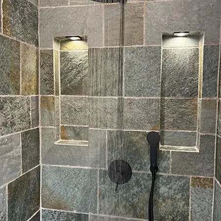 Stilvolles Hideaway - Pool, Aussicht, Naehe בית נופש *