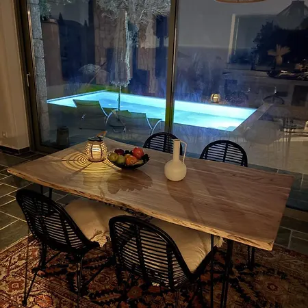 Stilvolles Hideaway - Pool, Aussicht, Naehe *